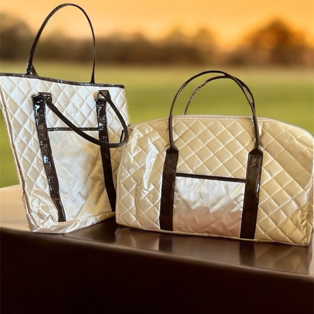 🎉2xHP🎉Set of 2 bags. Beautiful bag set, great for traveling!🎉2xHP🎉